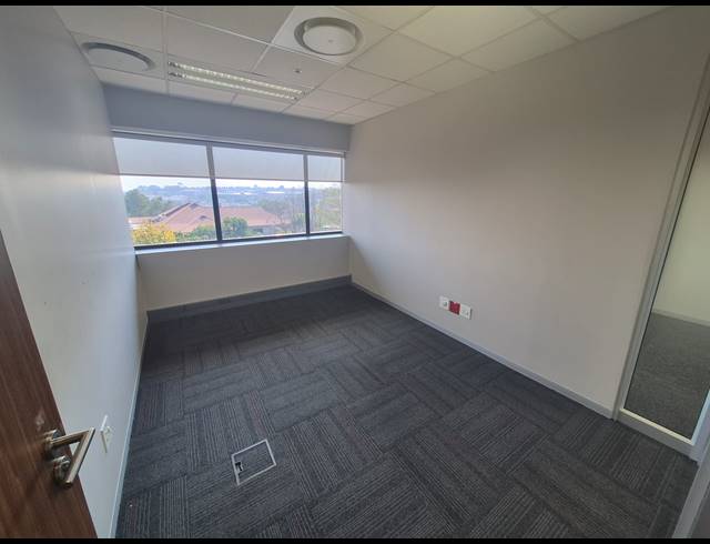 906M² OFFICE TO LET IN WOODMEAD